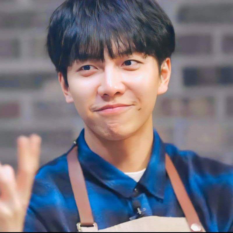 Behind-the-scenes cut of Lee Seunggi
