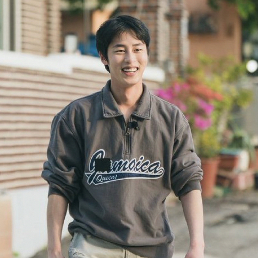 Behind-the-scenes cut of Lee Jaewook