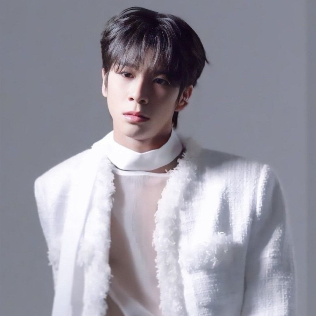 Foto terbaru dari Jeong Dongwon