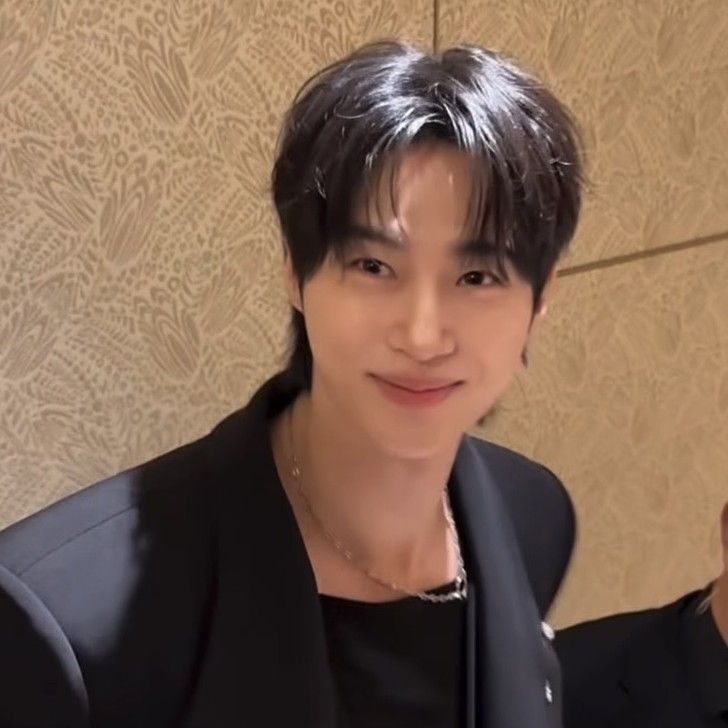 Latest photo of Byeon Wooseok