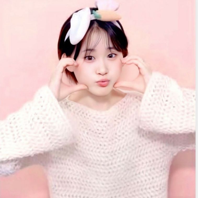 Foto kegiatan terbaru dari Kim Dahyun