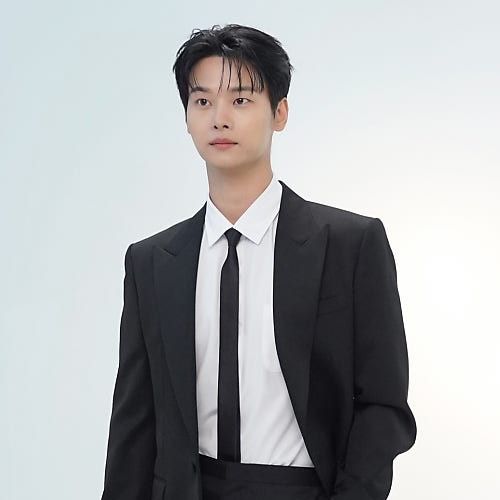 Latest photo of Cha Hakyeon (N)