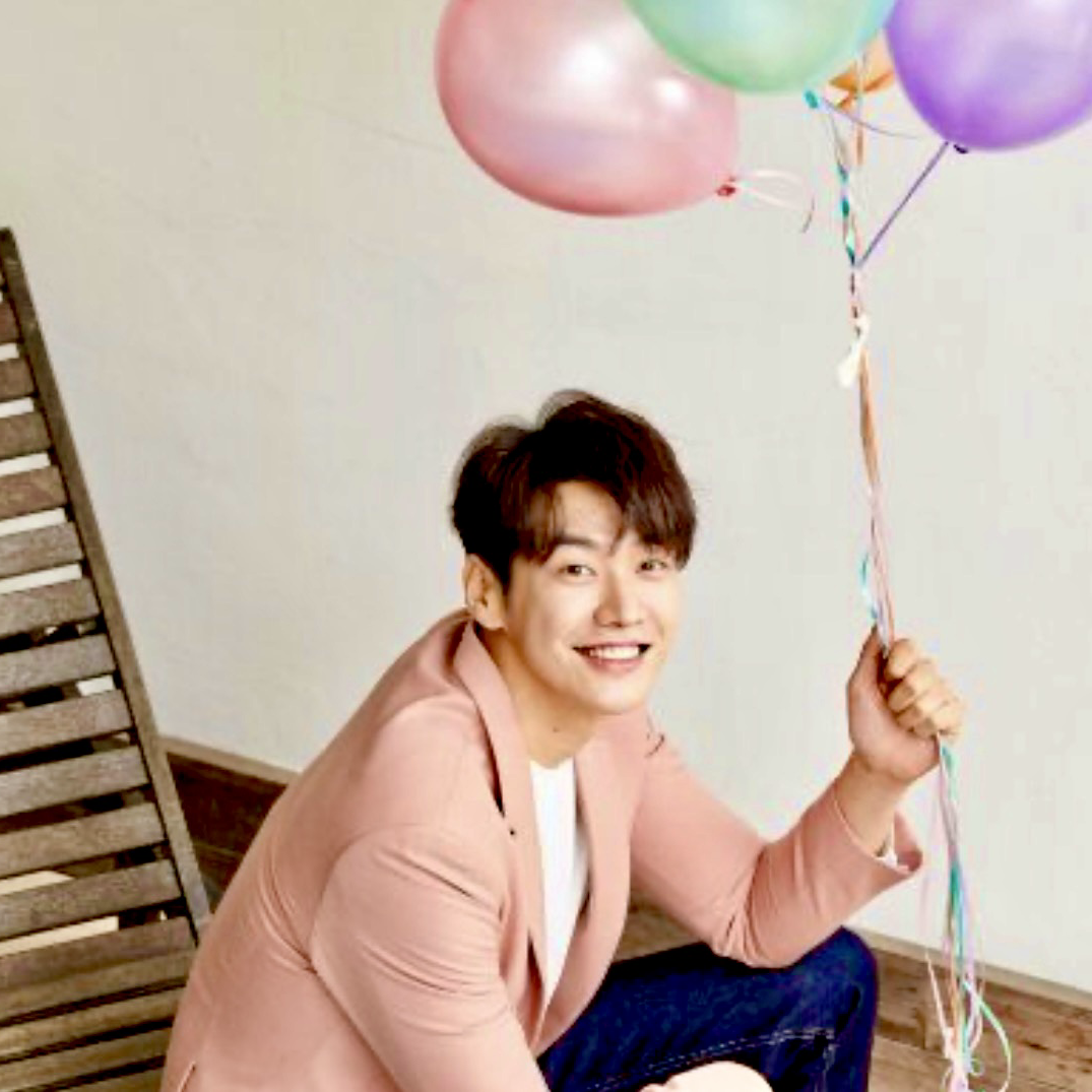 Behind-the-scenes cut of Kim Youngkwang