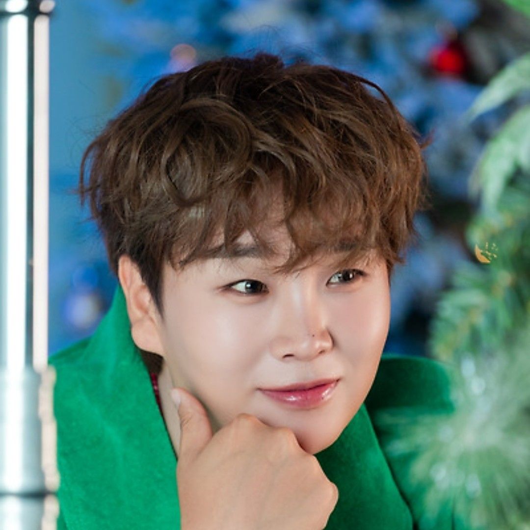 A moment captured by a fan of Song Minjun