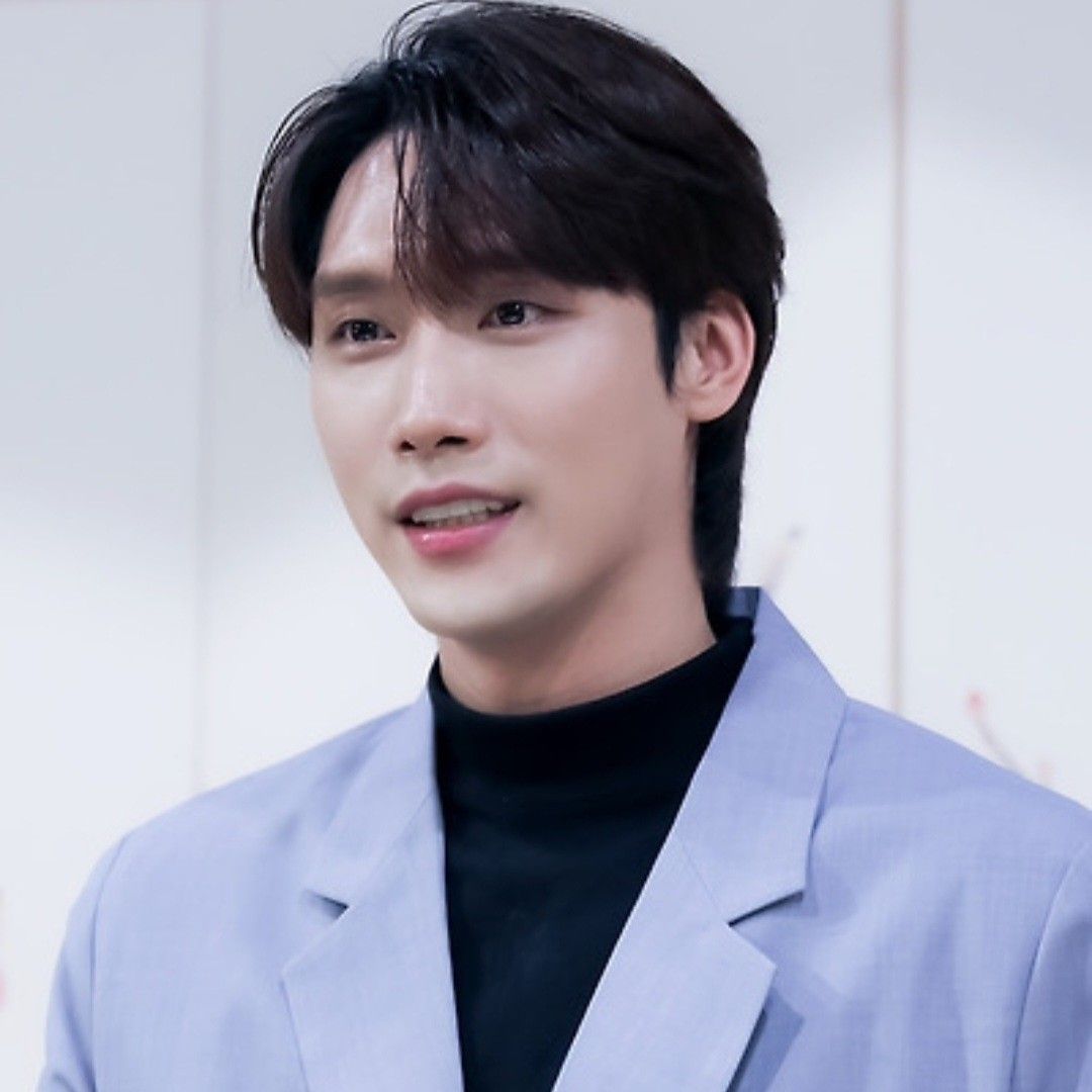Behind-the-scenes cut of Choi Woojin