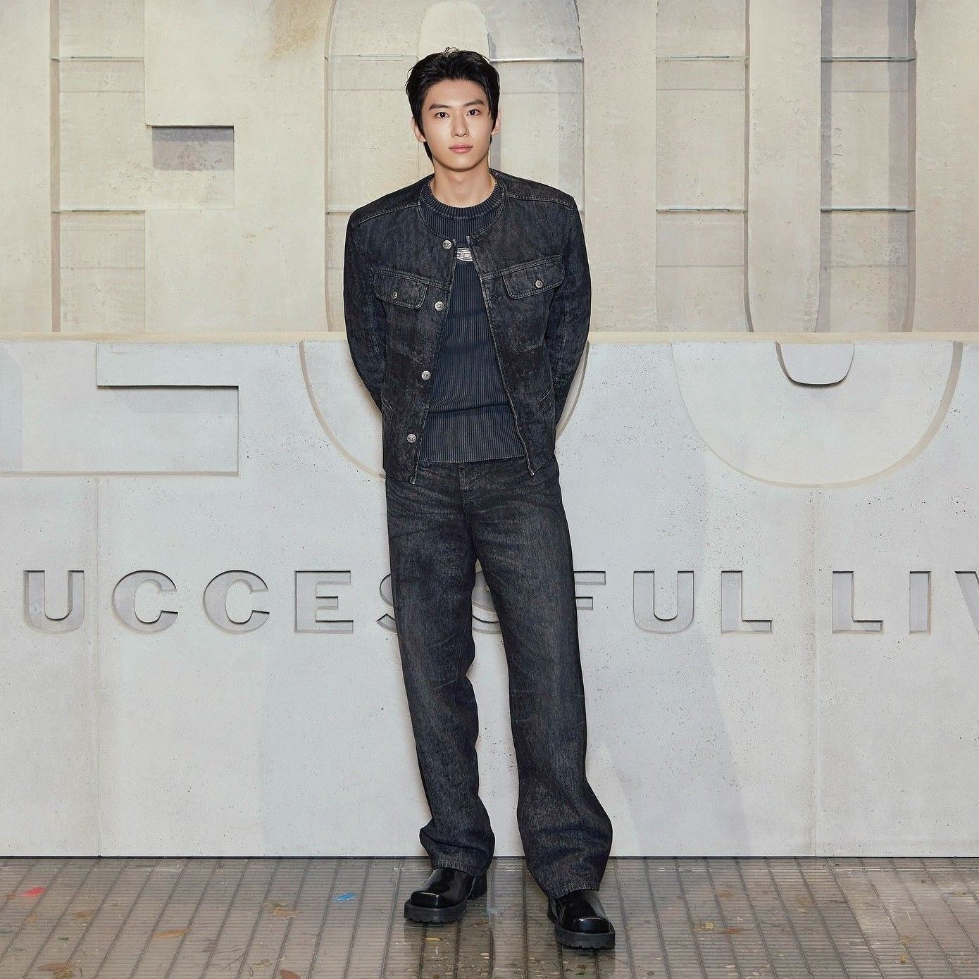 Behind-the-scenes cut of Dex