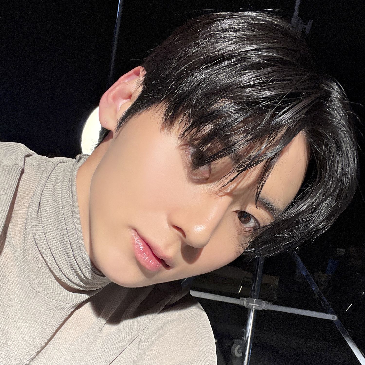 Behind-the-scenes cut of Hwang Minhyun