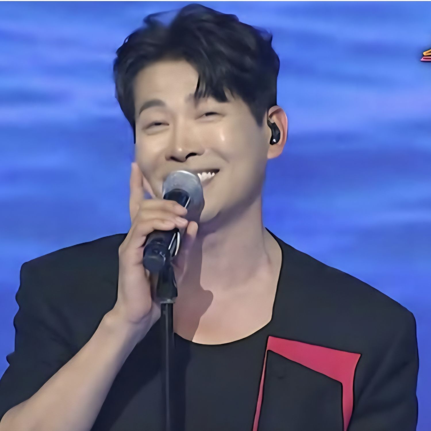 Behind-the-scenes cut of Kim Yongpil