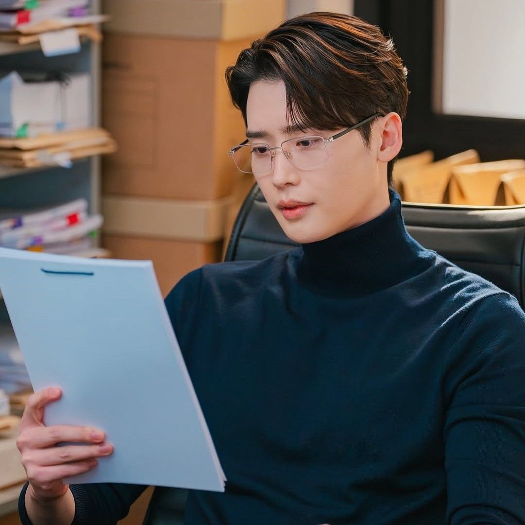 Recent activity shot of Lee Jongsuk