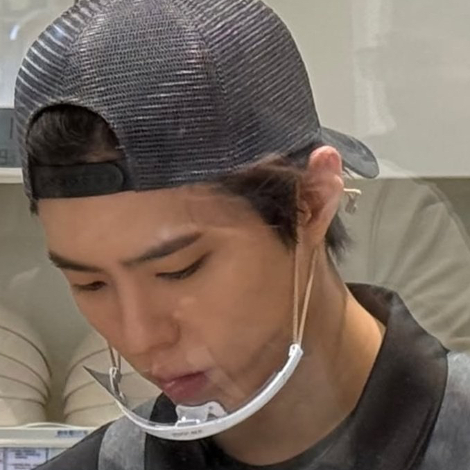 Behind-the-scenes cut of Park Bogum