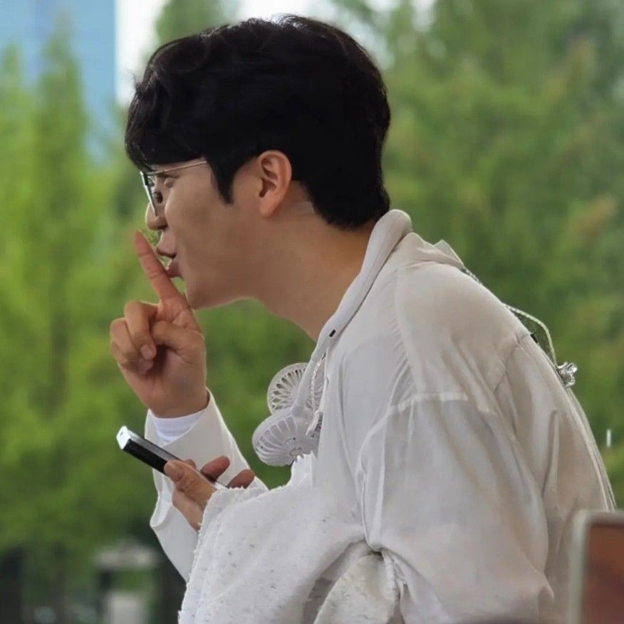 Recent activity shot of Park Jihoo (Mr. Trot 3)