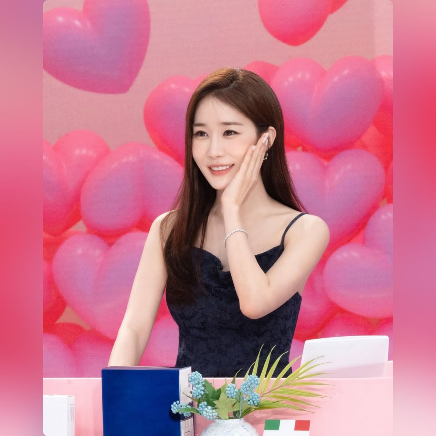 A moment captured by a fan of Yoo Inna