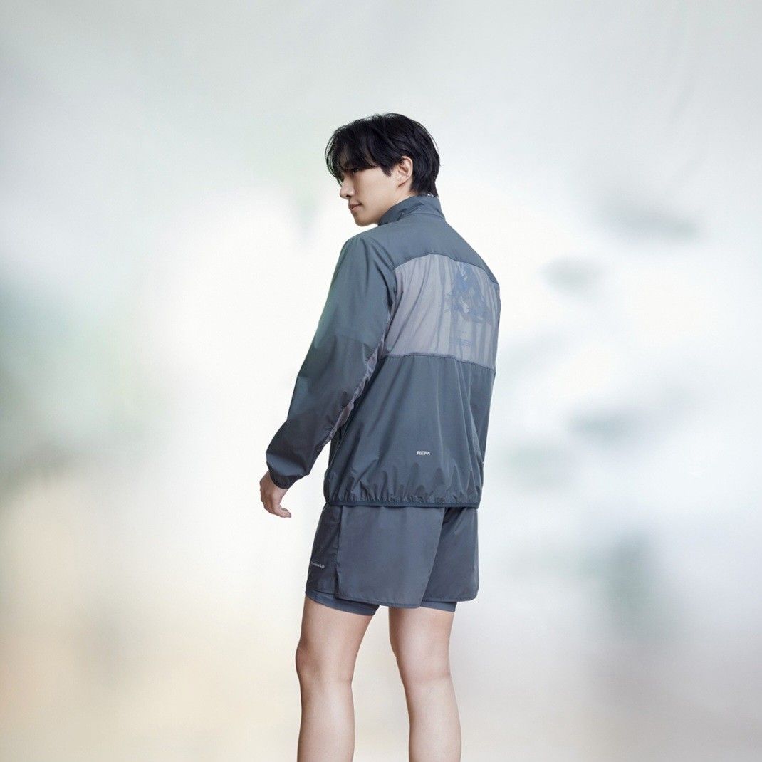 Behind-the-scenes cut of Lee Junho