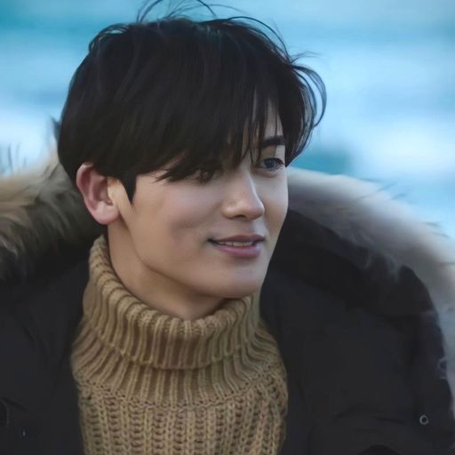 A moment captured by a fan of Park Hyungsik