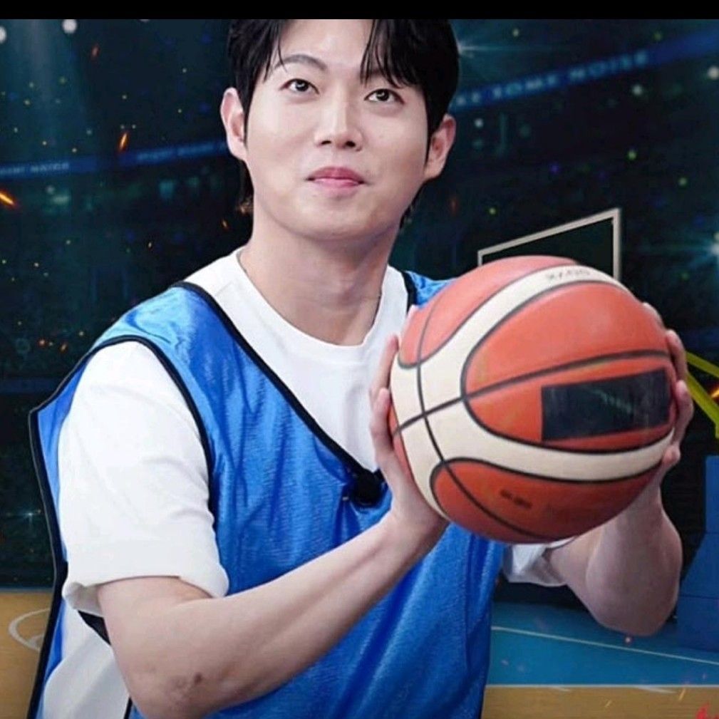 A moment captured by a fan of Son Taejin