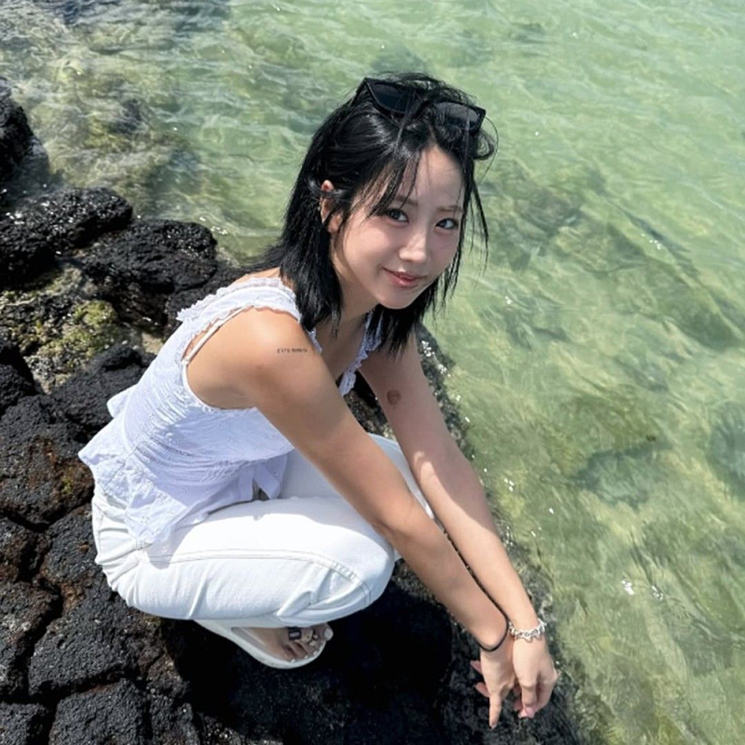 A moment captured by a fan of Kang Hyeyeon