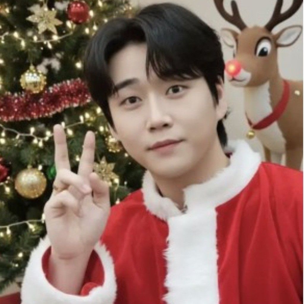 A moment captured by a fan of Hwang Youngwoong