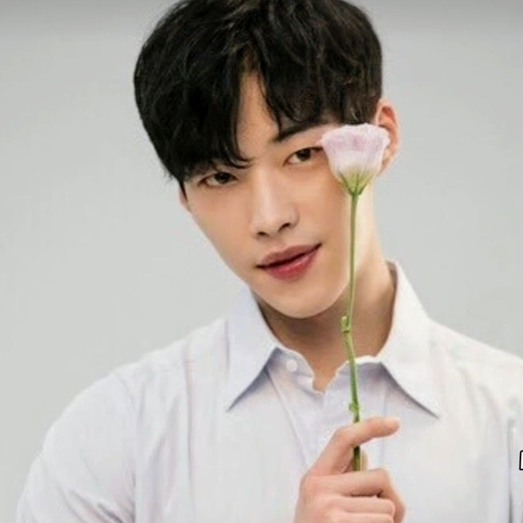 A moment captured by a fan of Woo Dohwan