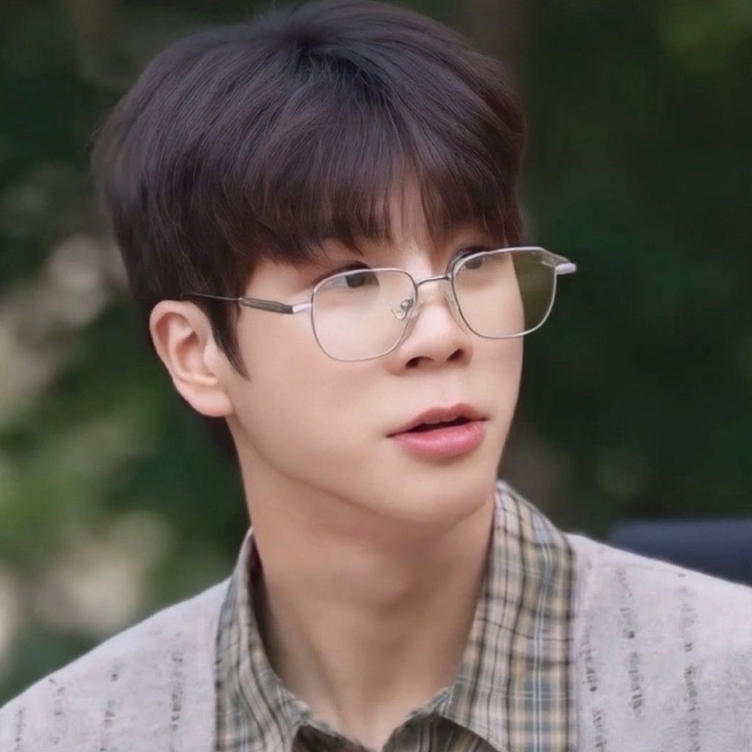 Latest photo of Jeong Dongwon