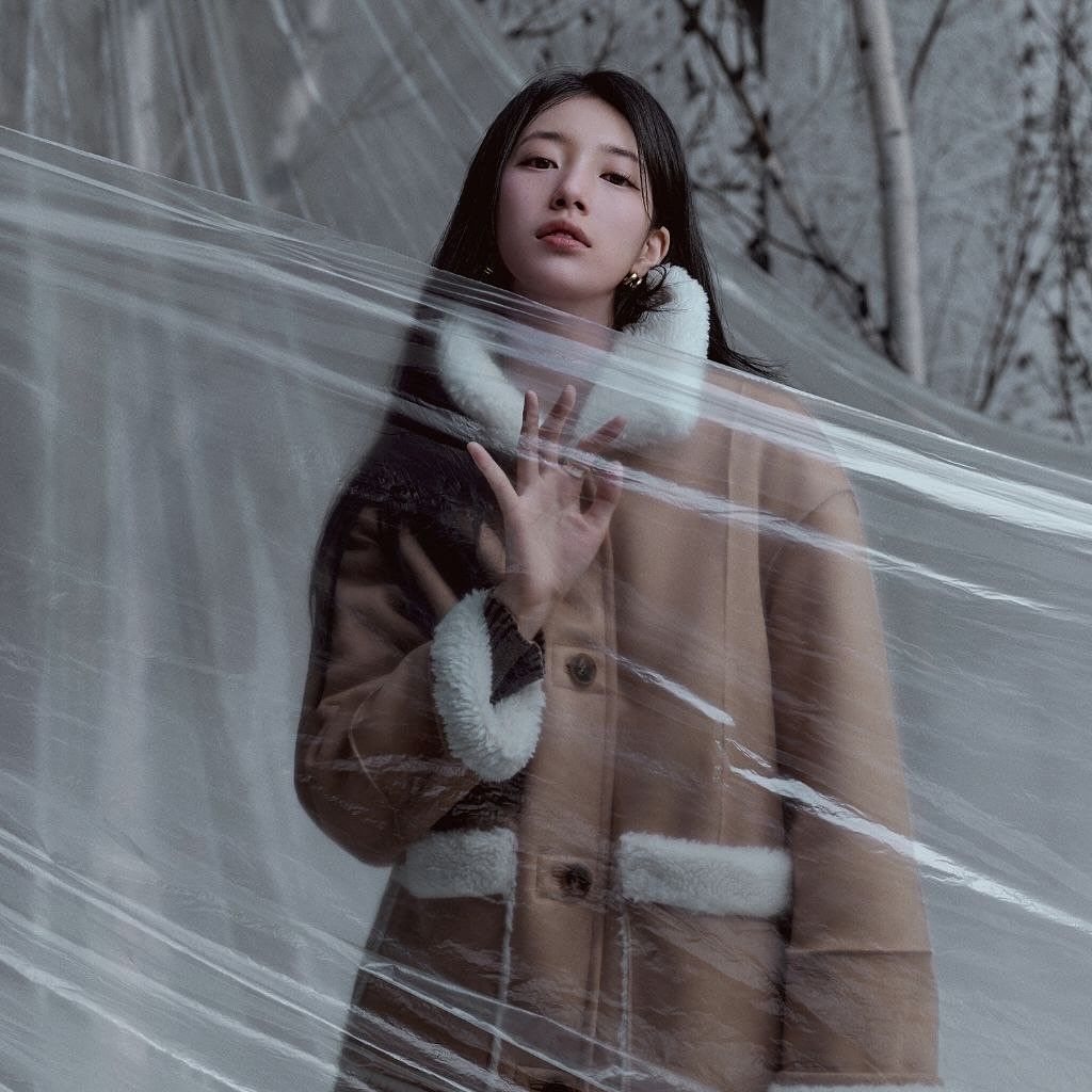 A moment captured by a fan of Bae Suzy