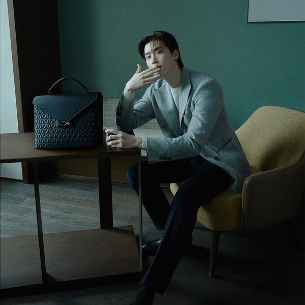 Today’s standout profile photo of Lee Jongsuk on Choeaedol Celeb