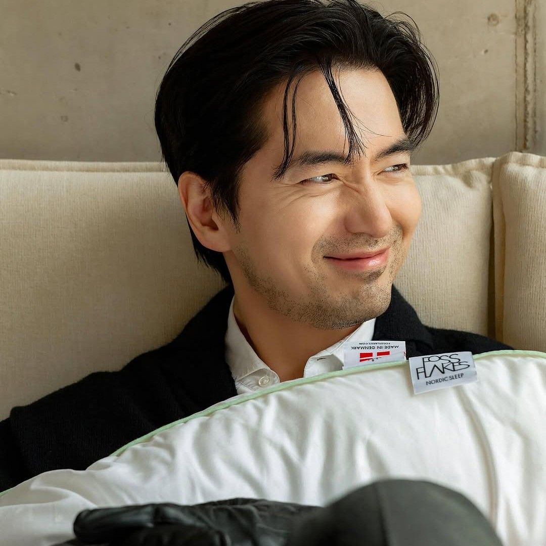 Recent activity shot of Lee Jinwook