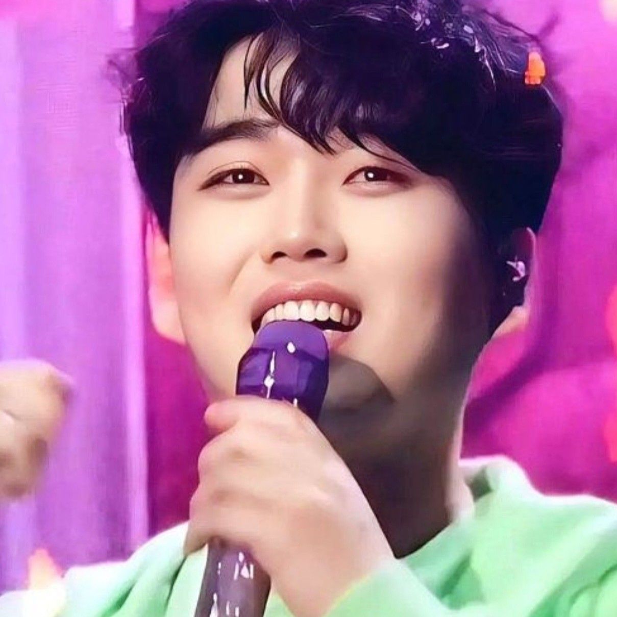 Behind-the-scenes cut of Hwang Youngwoong