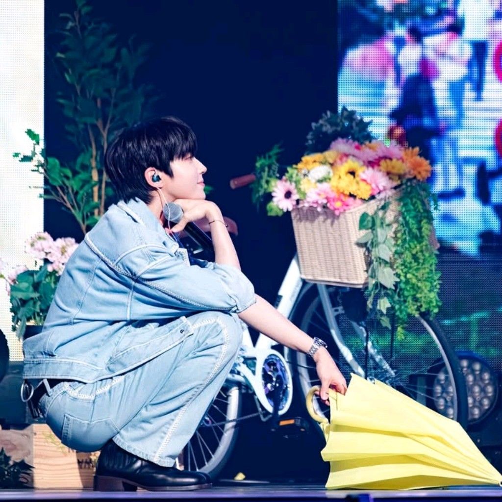 Recent activity shot of Hwang Inyoup