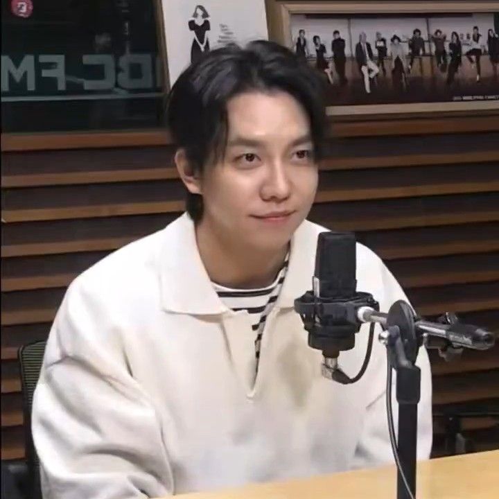 Momen yang diabadikan oleh penggemar Lee Seunggi