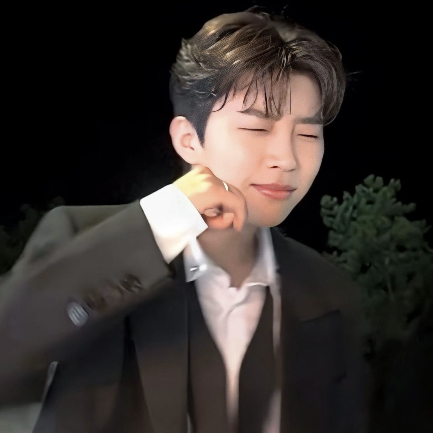 Behind-the-scenes cut of Lim Youngwoong