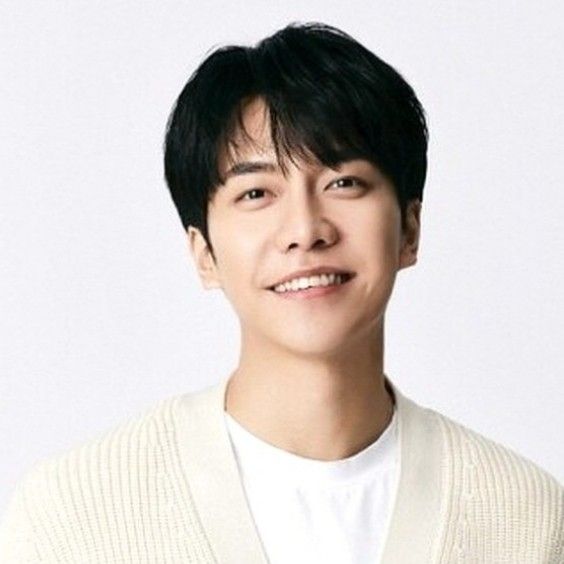 Latest photo of Lee Seunggi