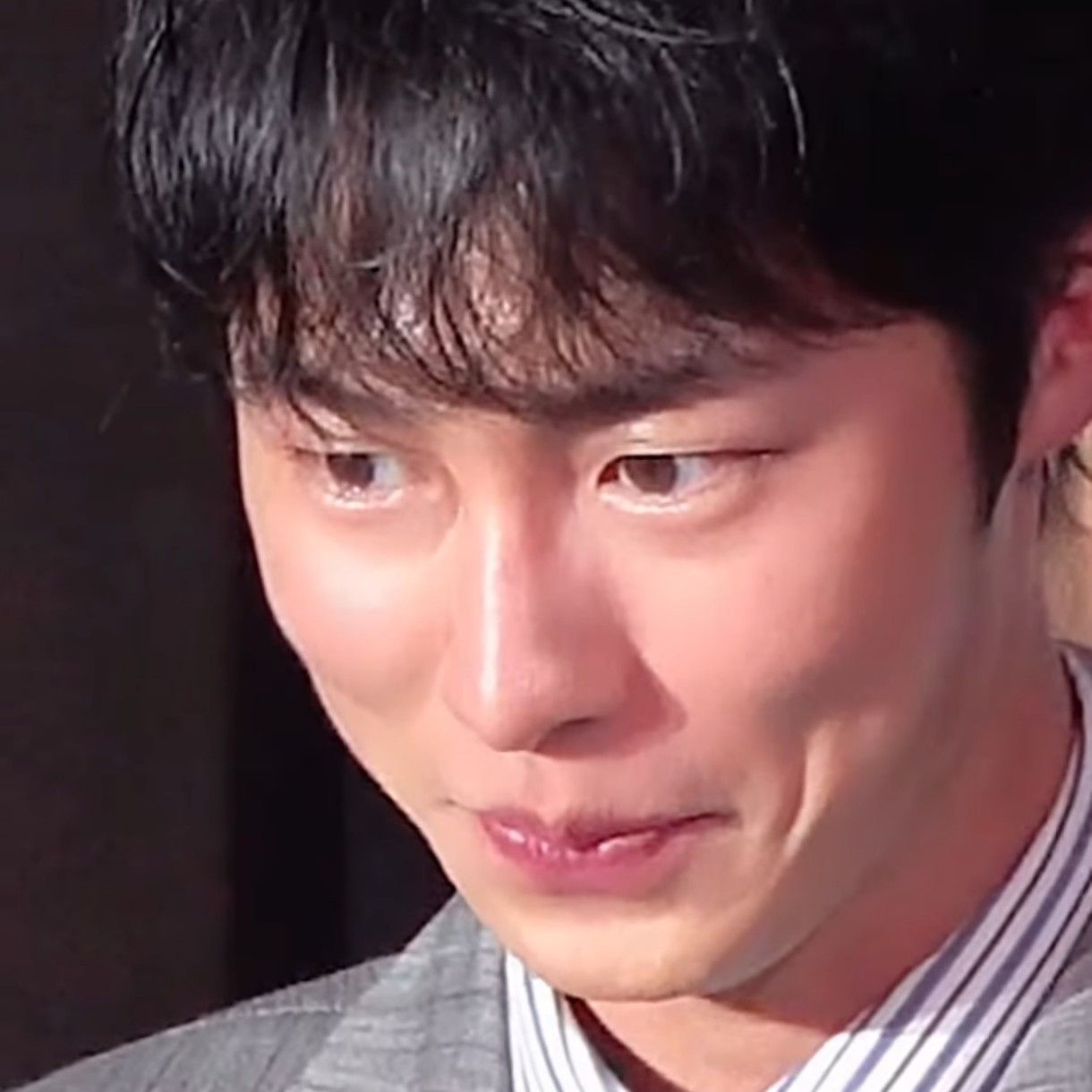 Behind-the-scenes cut of Lee Jaewook