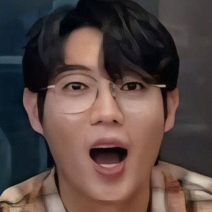 Momen yang diabadikan oleh penggemar Son Taejin