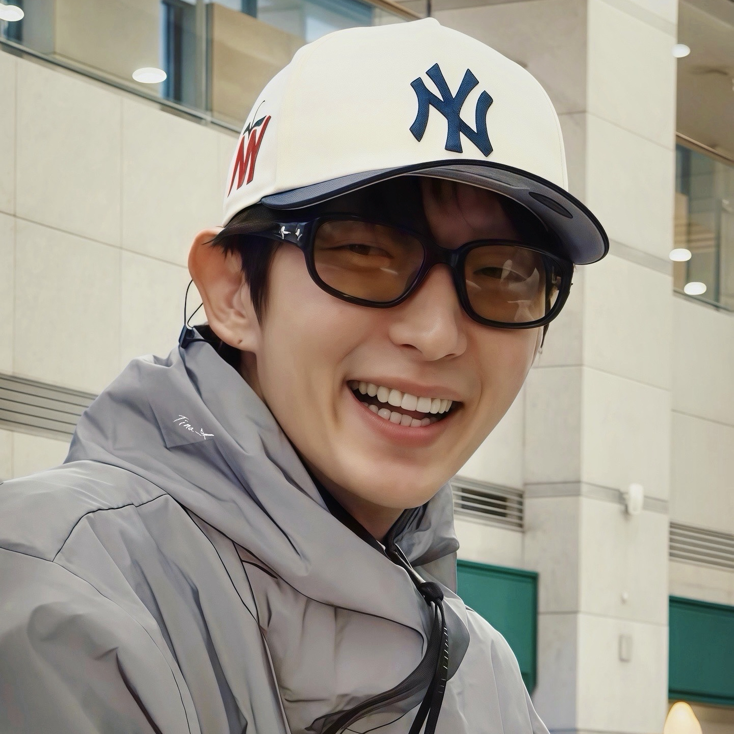 Latest photo of Lee Joongi