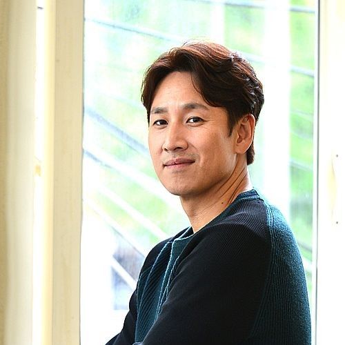 Behind-the-scenes cut of Lee Sunkyun