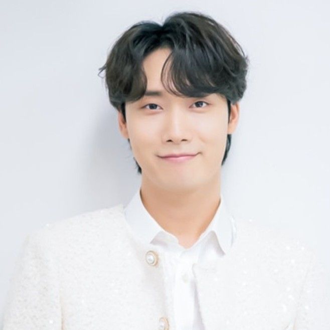 Recent activity shot of Choi Woojin