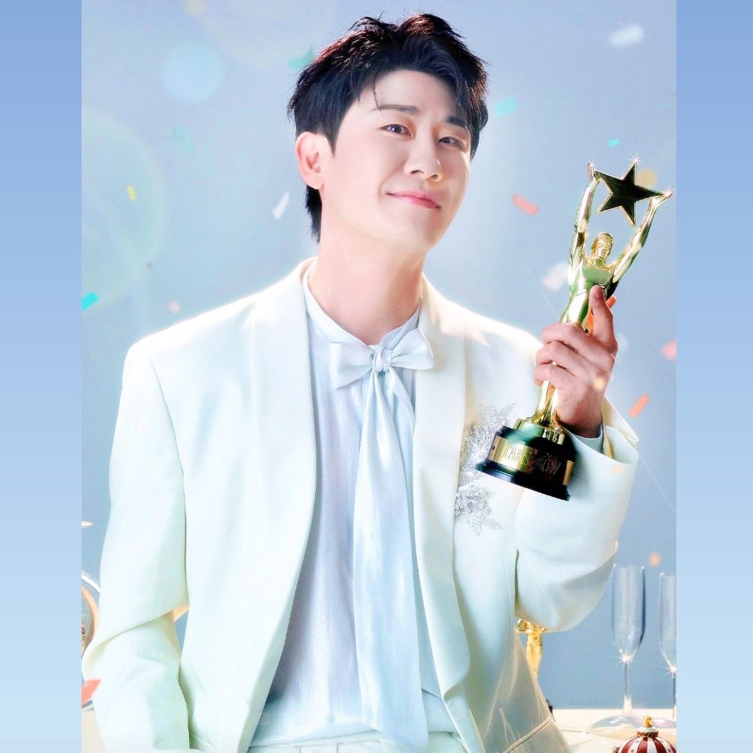 오늘 가장 핫한 셀럽 커뮤니티 피드