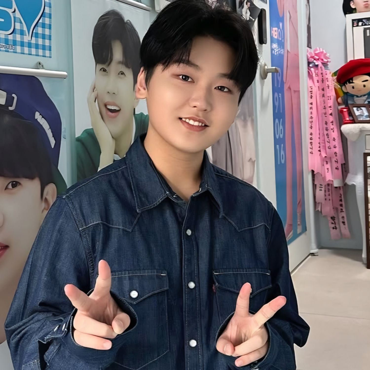 A moment captured by a fan of Park Sungon