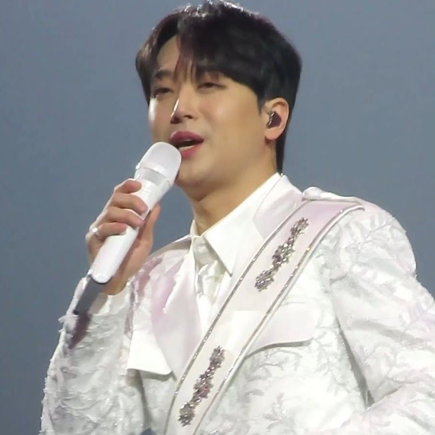 Foto terbaru dari Lee Chanwon