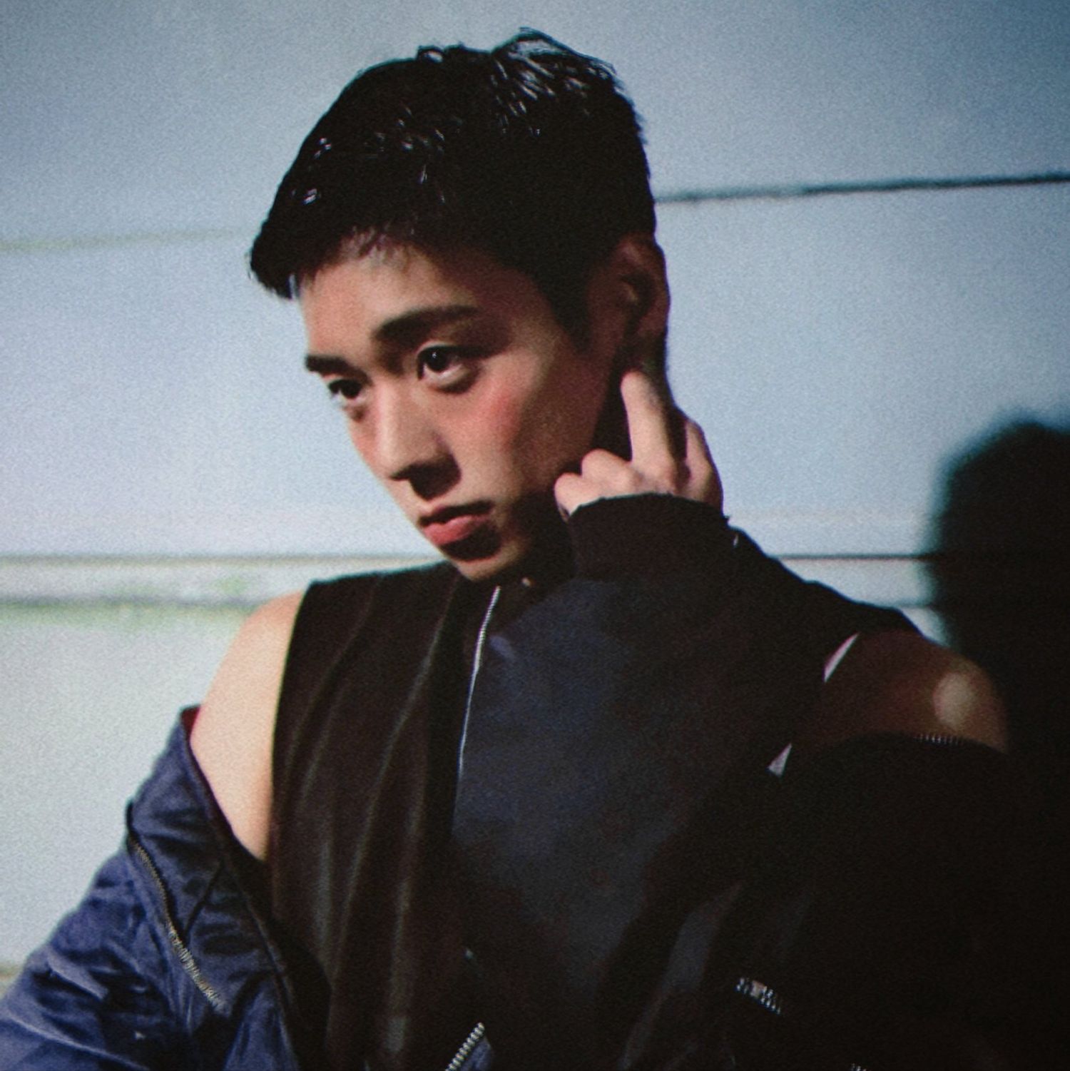 Behind-the-scenes cut of Park Jihoon