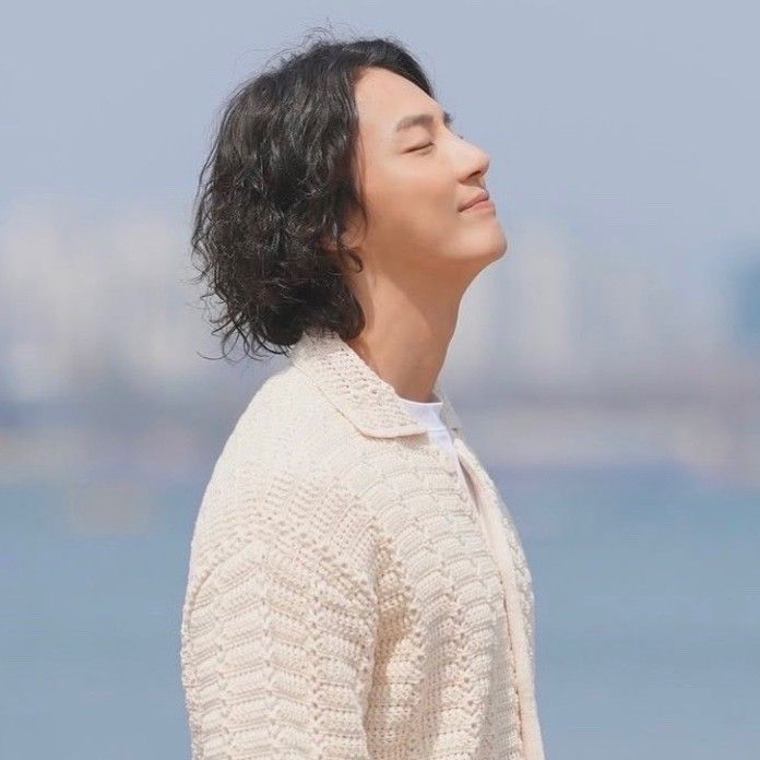 Latest photo of Yoon Shiyoon