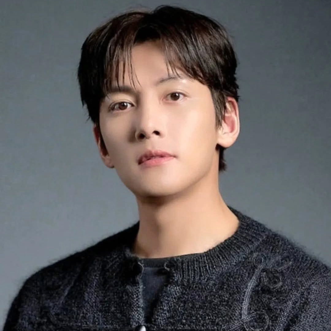 Behind-the-scenes cut of Ji Changwook