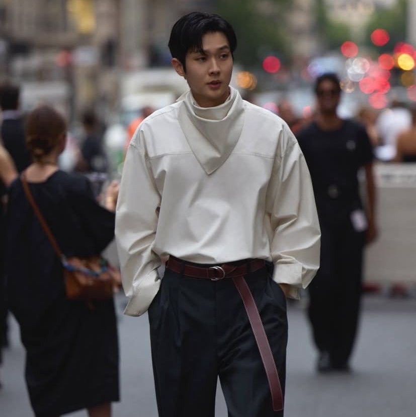 A moment captured by a fan of Choi Wooshik