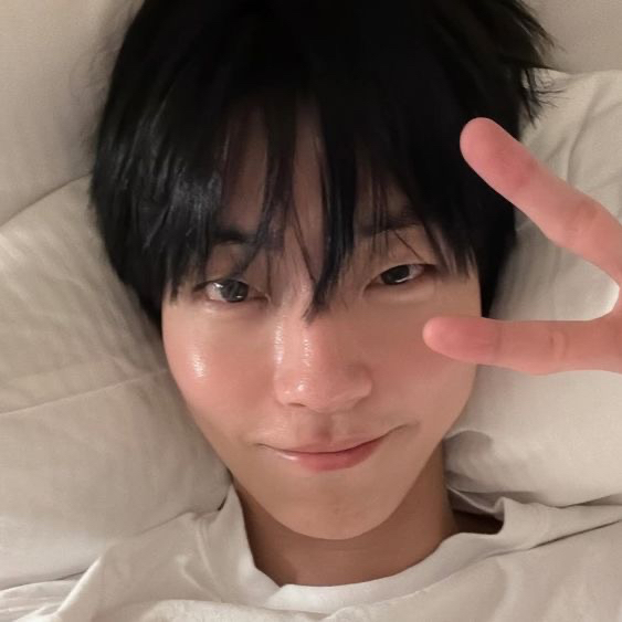 Behind-the-scenes cut of Hwang Inyoup