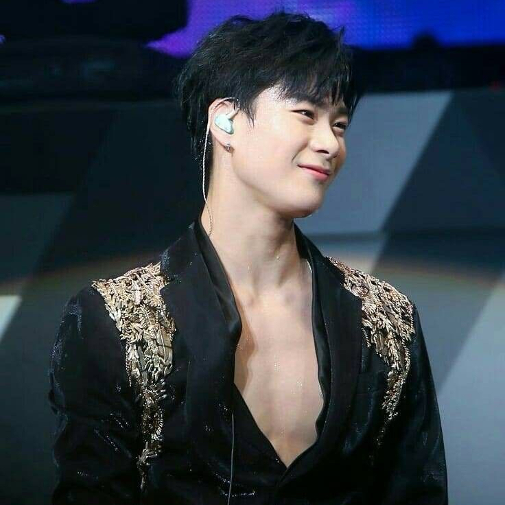 Latest photo of Cha Eunwoo