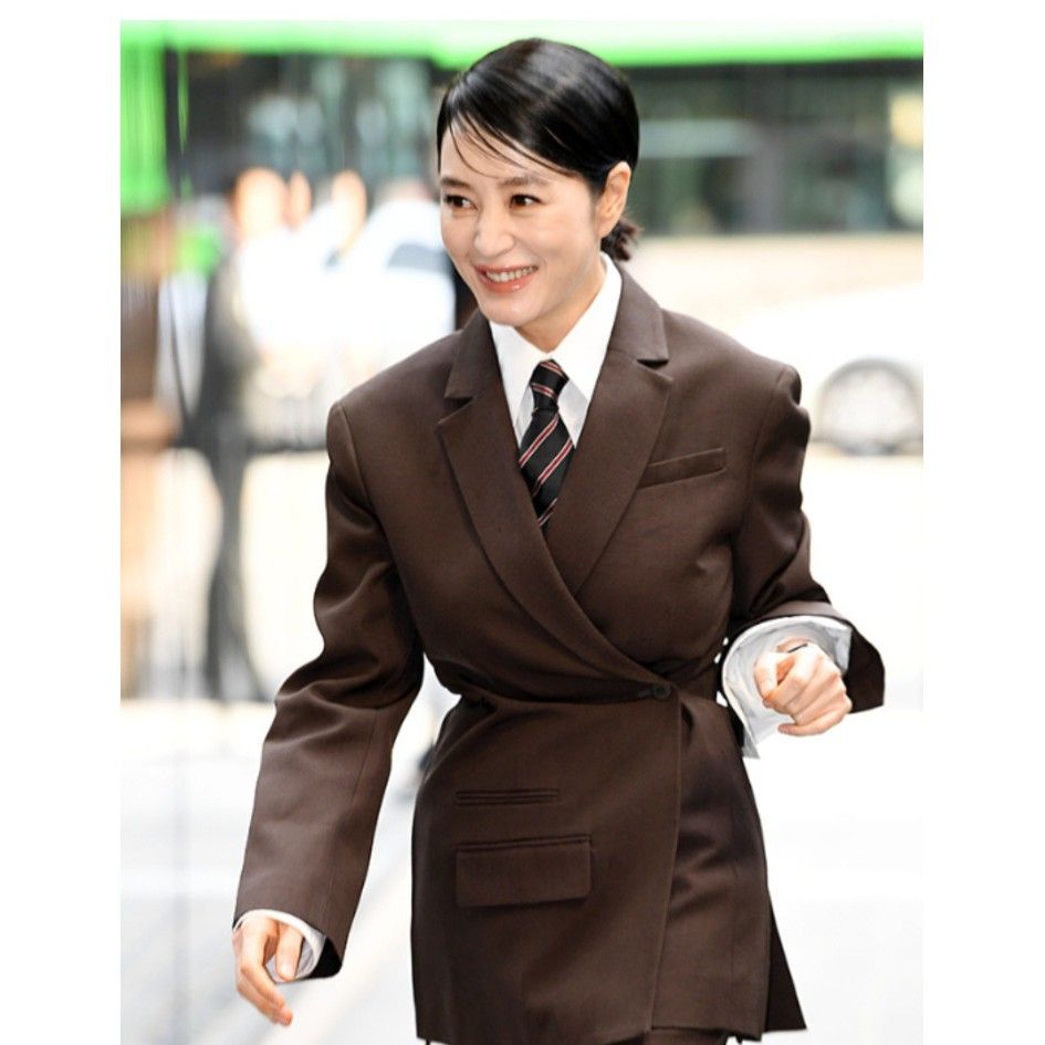Behind-the-scenes cut of Kim Hyesoo
