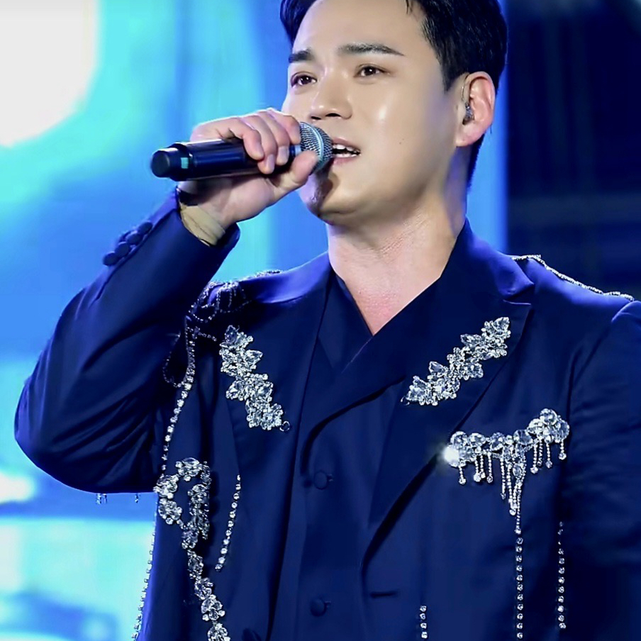 Recent activity shot of Lee Jung