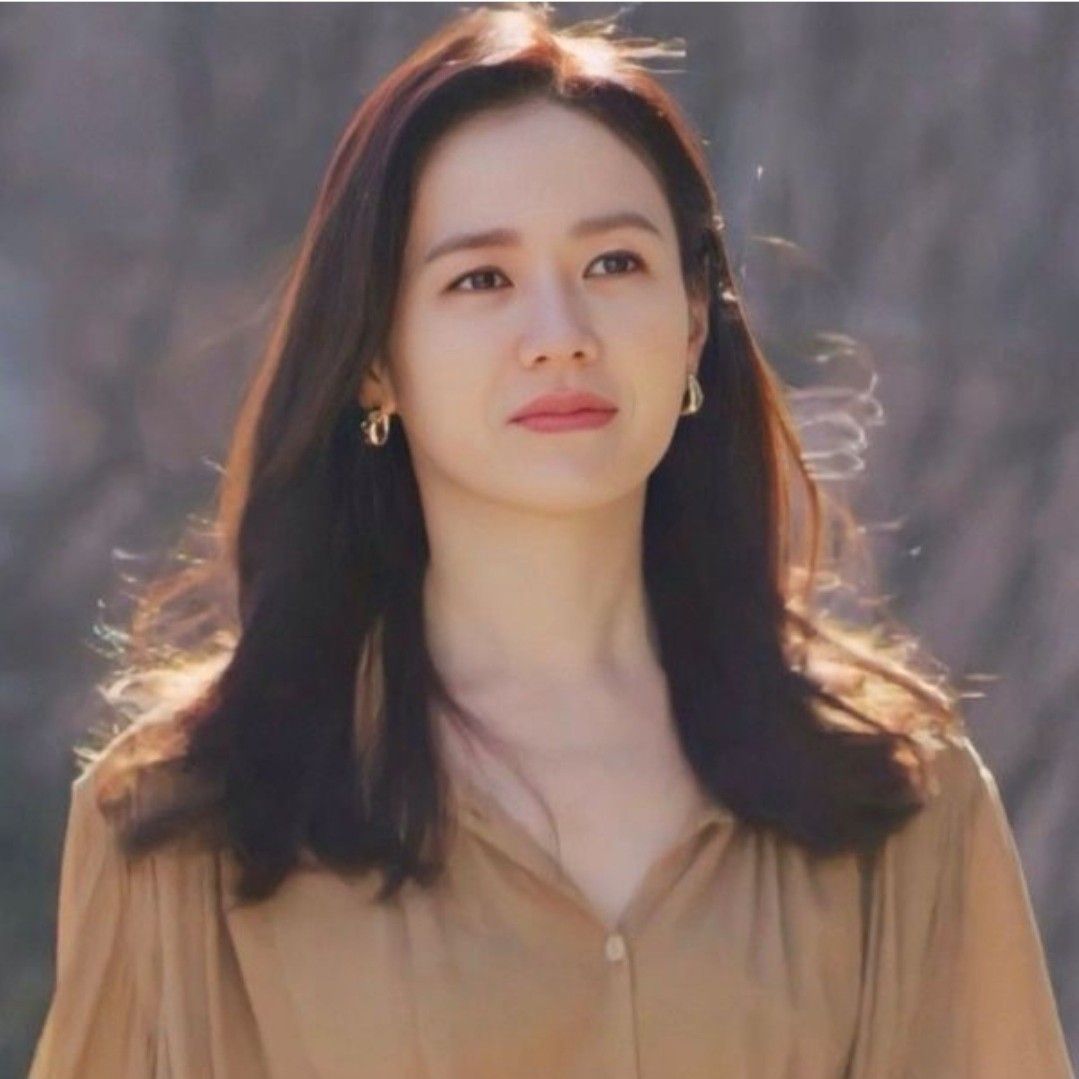 Behind-the-scenes cut of Son Yejin