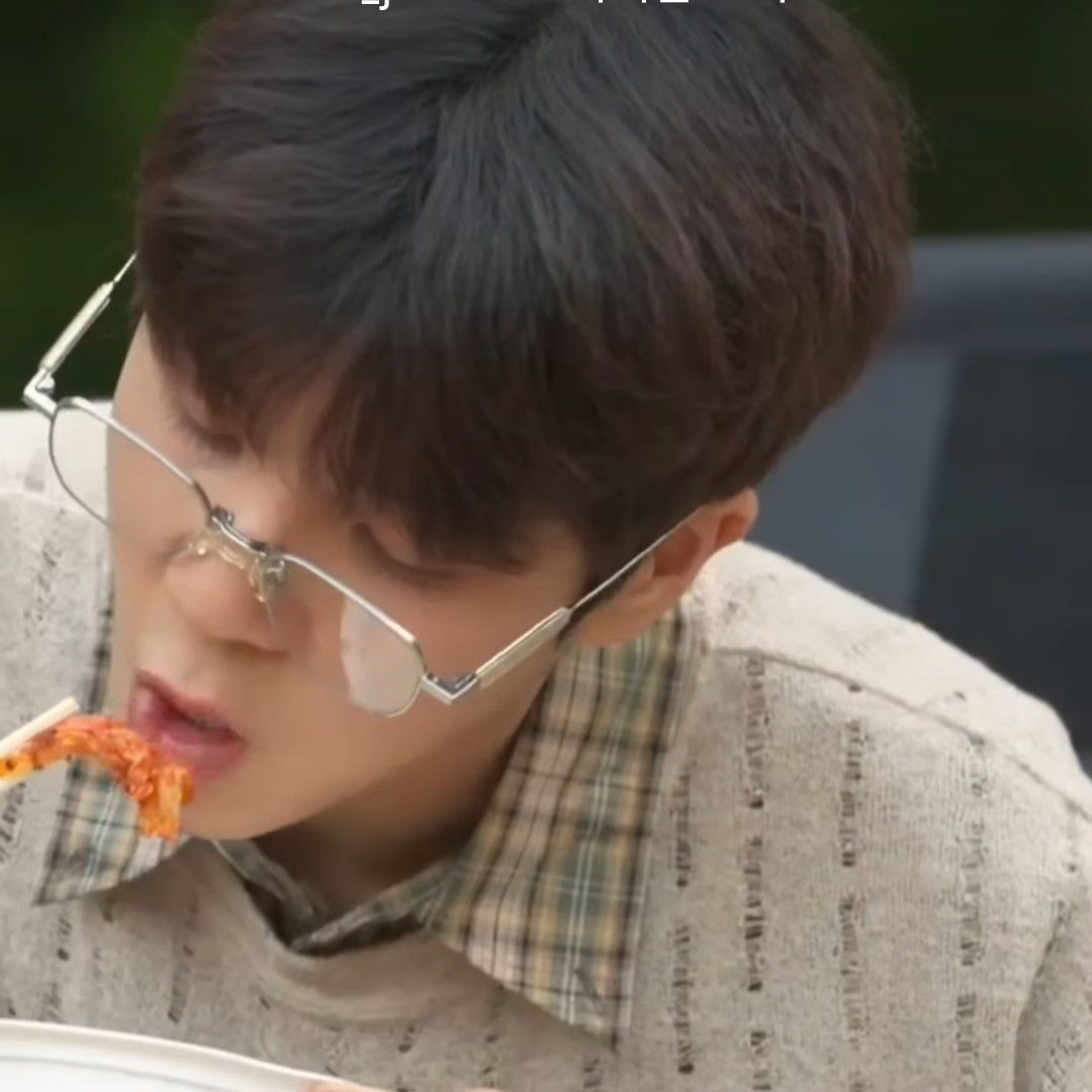 Latest photo of Jeong Dongwon