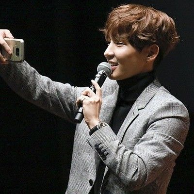 A moment captured by a fan of Lee Joongi